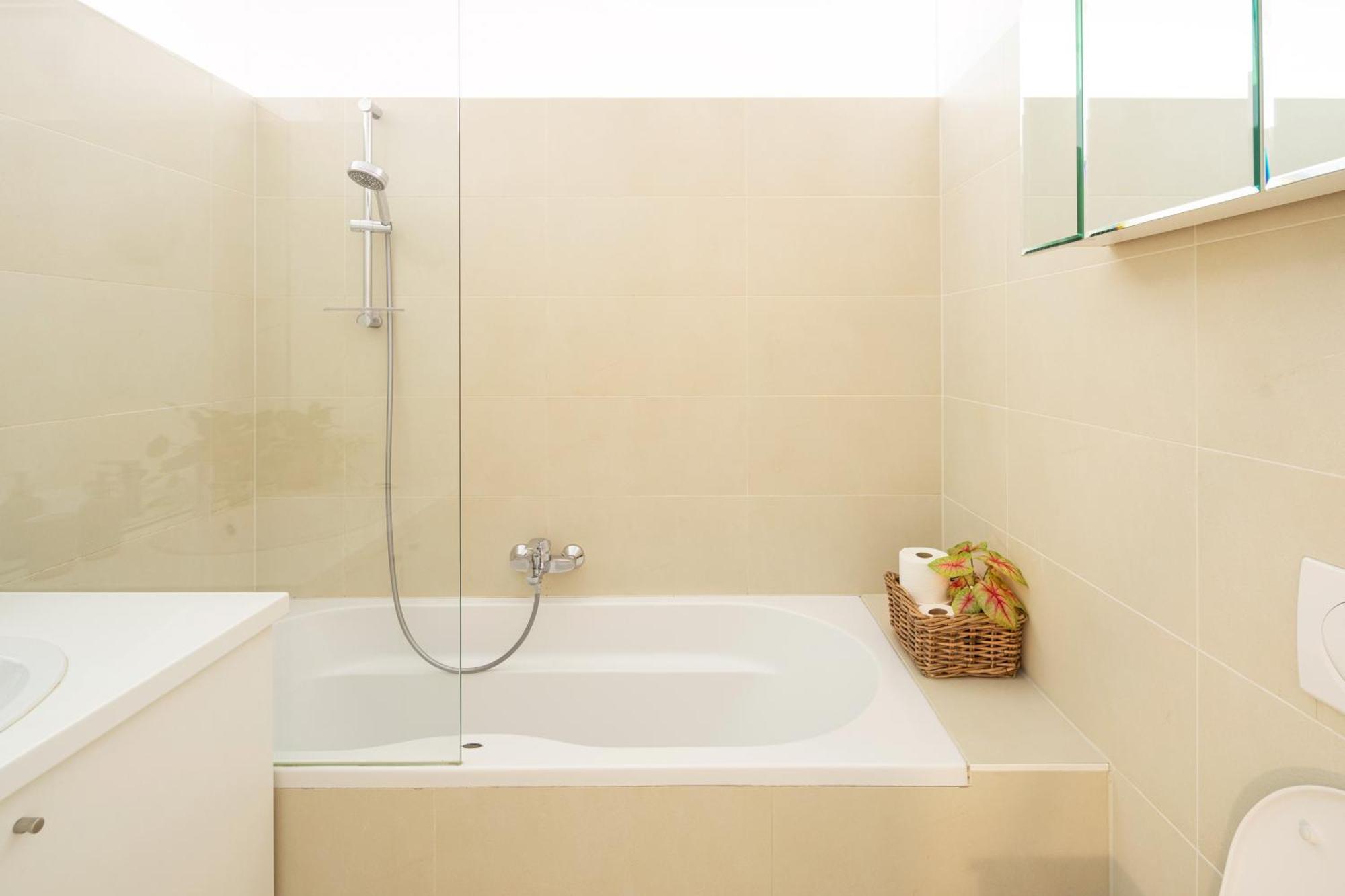 וינה Gemuetliches, Ruhiges Apartment - 90M2 Mit Garten Und Terrasse מראה חיצוני תמונה